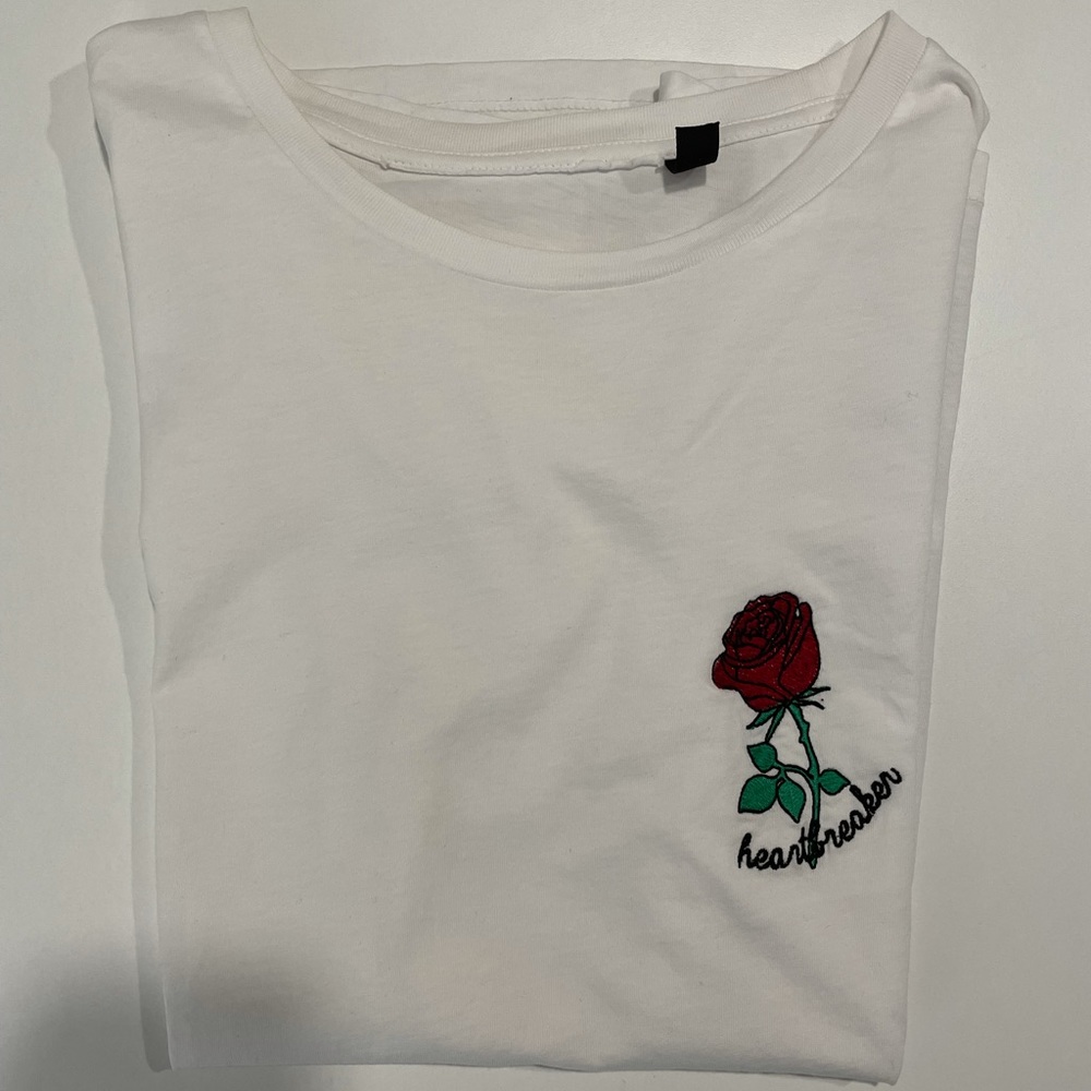White tee
